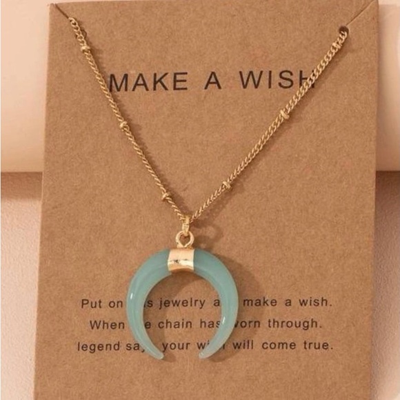 “Jade Horn” Green Tusk Upside Down Crescent Half Moon Wishbone Good Luck Pendant - Picture 2 of 14